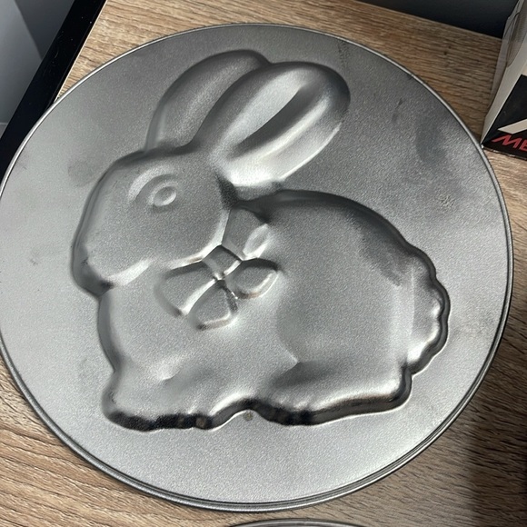 Vintage 1994 Metro Moulded Springform Bake Pans Teddy Bear Birthday Cake Bunny - Picture 7 of 10